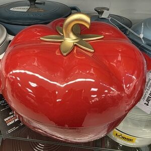 Red Tomato-Shaped Cast Iron Dutch Oven-NWT